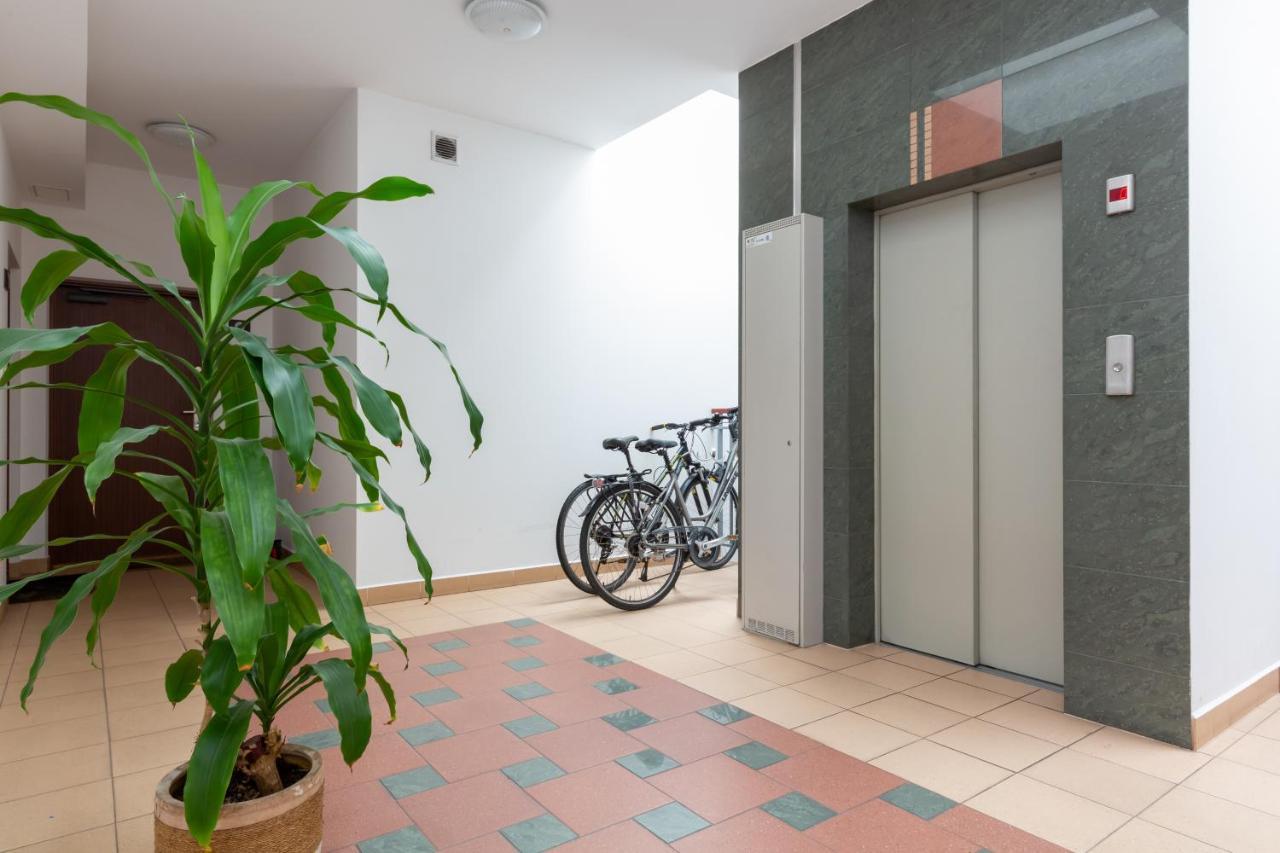 Apartments Chelmonskiego Warsaw Ursus By Noclegi Renters Exterior foto